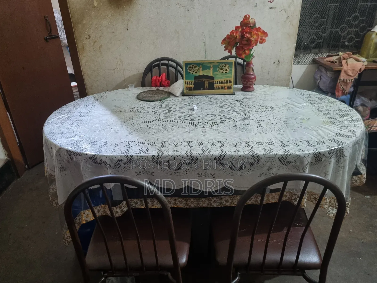 Dining table for sale