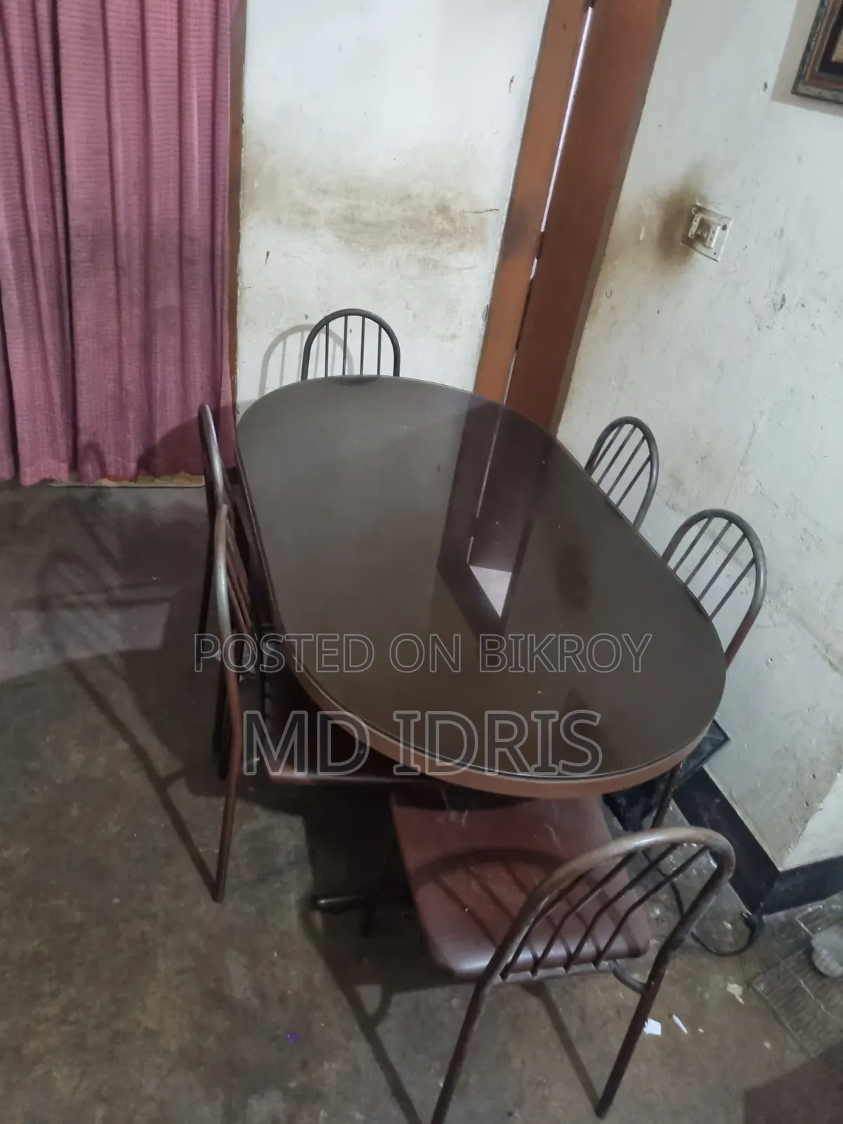 Dining table for sale