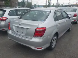 টয়োটা এক্সিও ২০২১ সিলভার