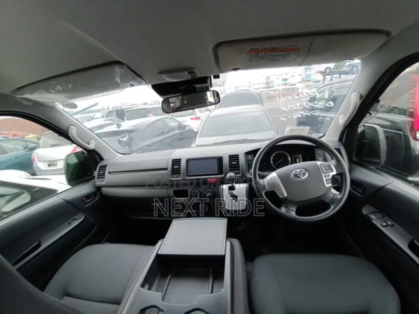 Toyota HiAce 2020 Silver
