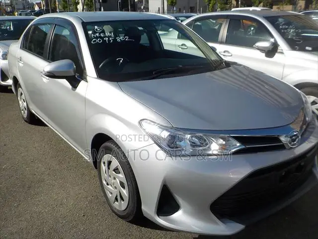 Toyota Axio 2021 Silver