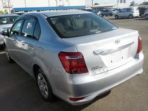 Toyota Axio 2021 Silver