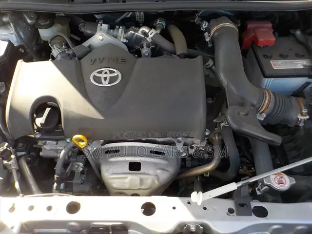 Toyota Axio 2021 Silver