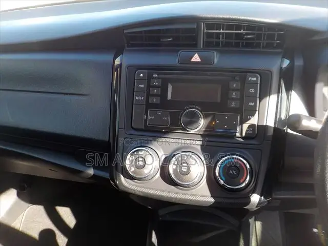 Toyota Axio 2021 Silver