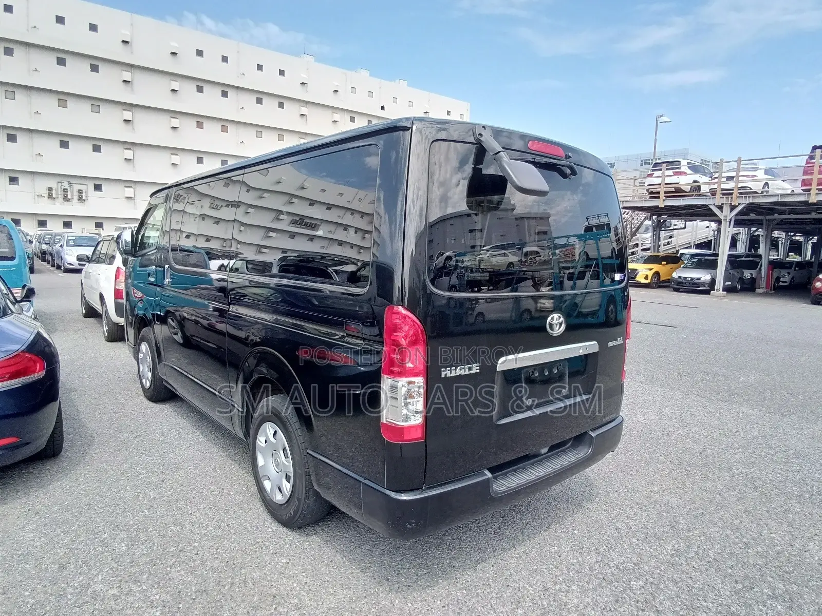 Toyota HiAce 2021 Black