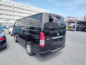 Toyota HiAce 2021 Black