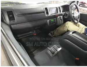 Toyota HiAce 2021 Black