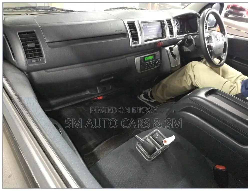 Toyota HiAce 2021 Black