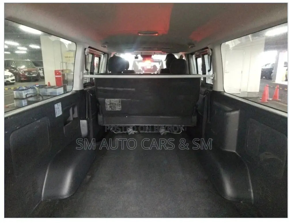Toyota HiAce 2021 Black