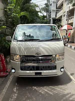 Toyota HiAce 2020 White