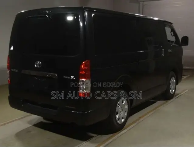 Toyota HiAce 2021 Black