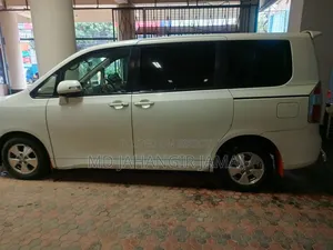 Toyota Grand HiAce 2009