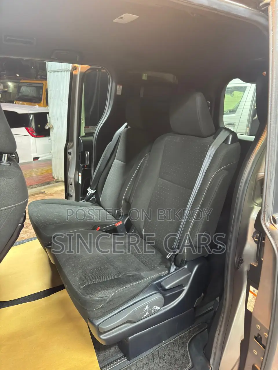 Toyota Noah 2021 Brown