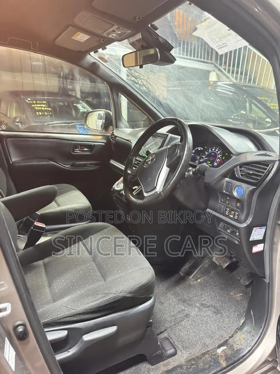 Toyota Noah 2021 Brown