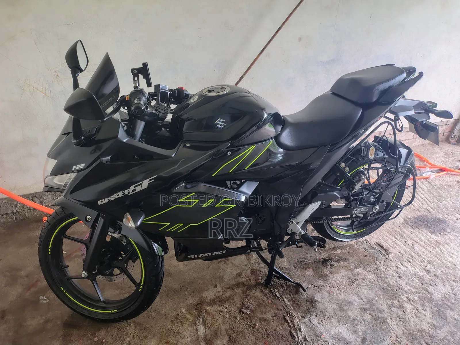 Suzuki Gixxer SF FI 2025 Black
