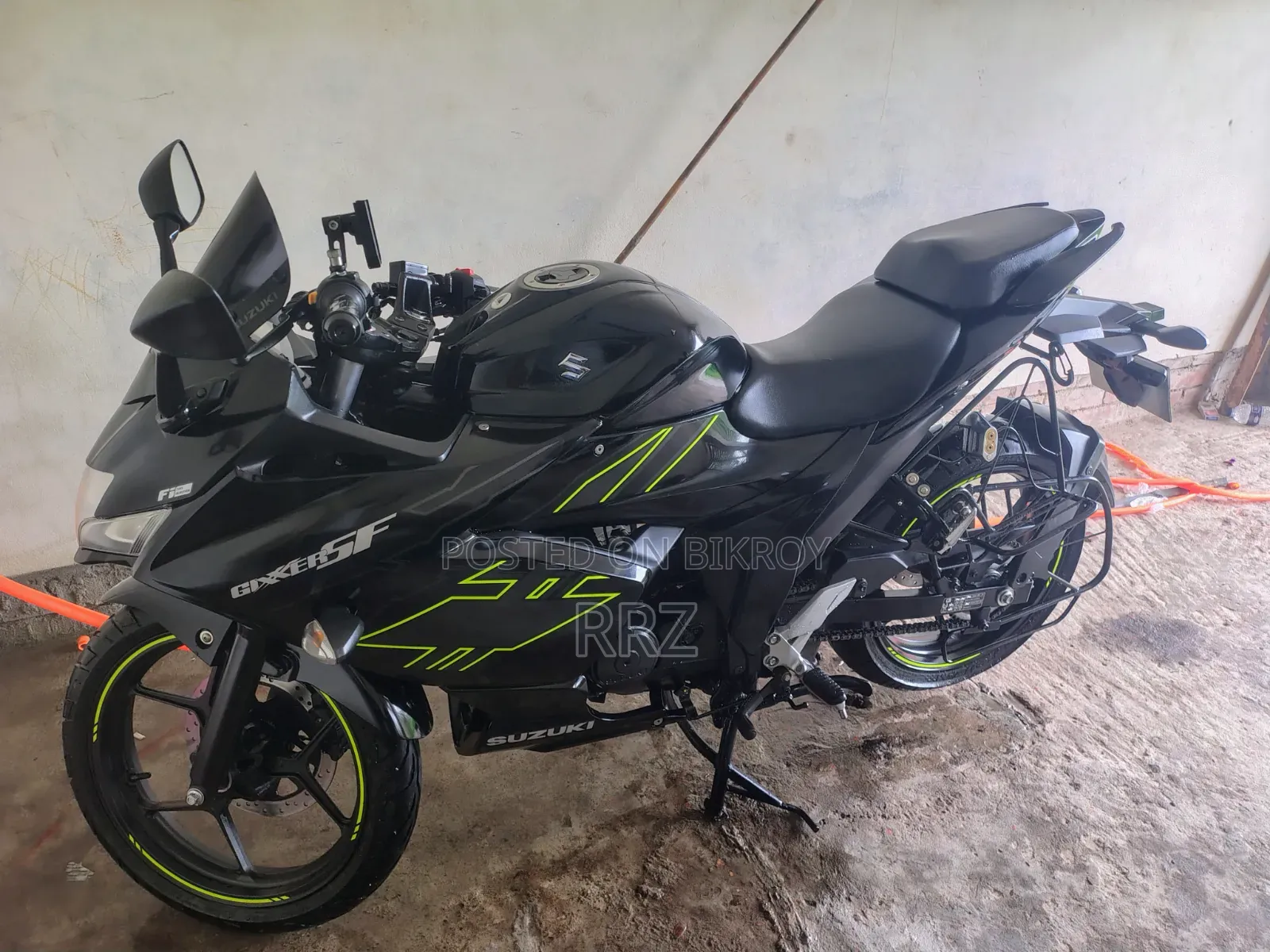 Suzuki Gixxer SF FI 2025 Black