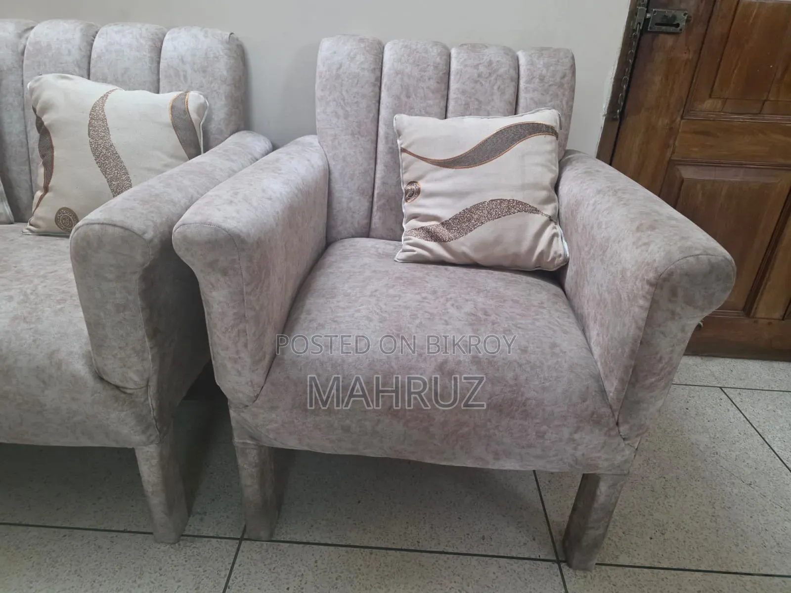 10 Seated Sofa Set