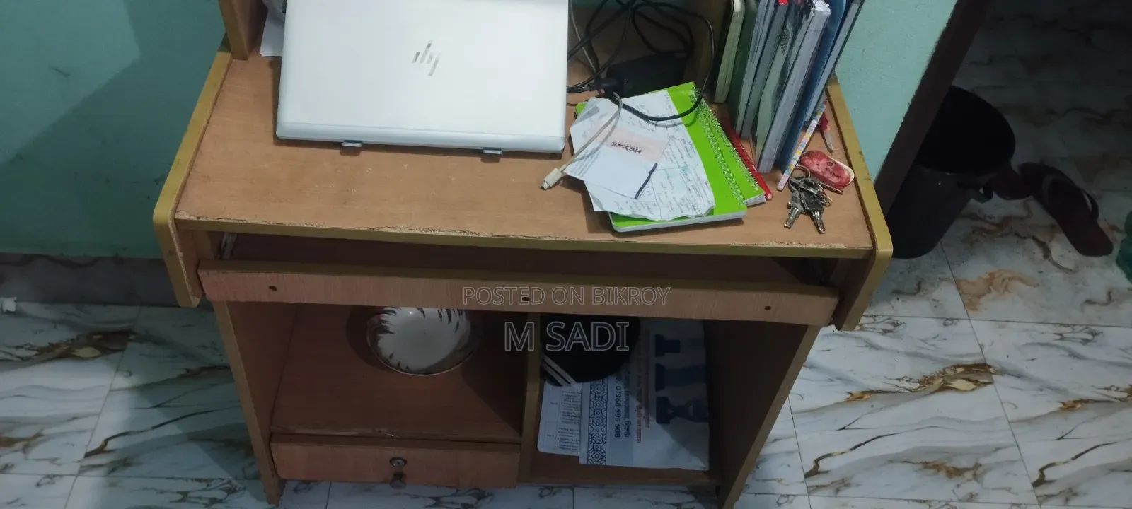 কম্পিউটার টেবিল