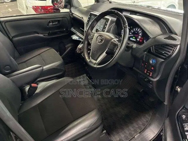 Toyota Noah 2021 Black