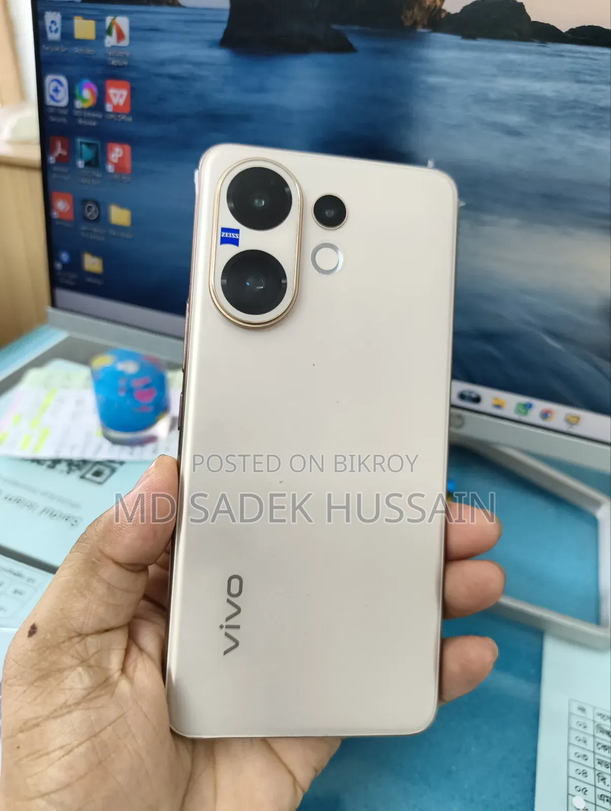 Vivo V60 256 GB Gold