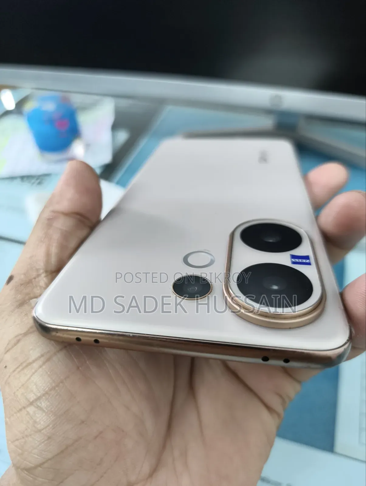 Vivo V60 256 GB Gold