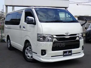 Toyota HiAce 2022