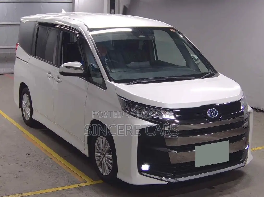 Toyota Noah 2022 Pearl