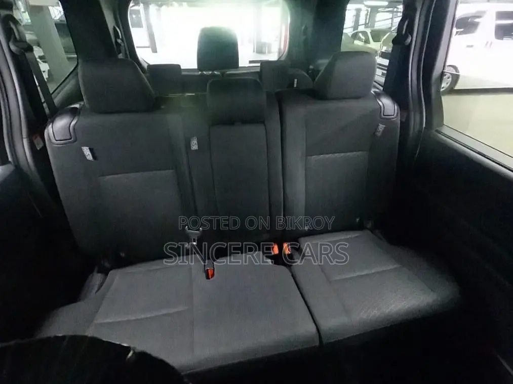 Toyota Noah 2022 Pearl
