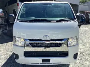 Toyota HiAce 2021 White