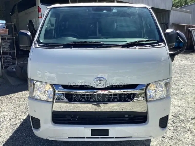 Toyota HiAce 2021 White