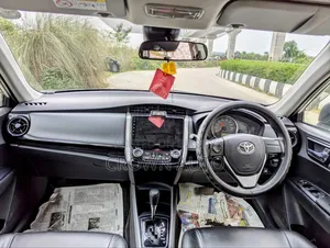 Toyota Corolla Fielder 2018 Pearl