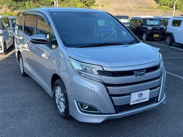 Toyota Noah 2021 Silver