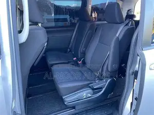 Toyota Noah 2021 Silver