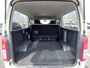 Toyota HiAce 2021 White