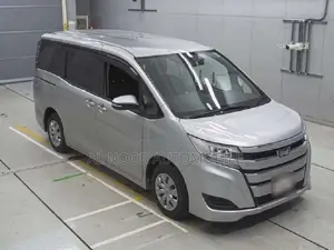টয়োটা নোহা ২০২১ সিলভার