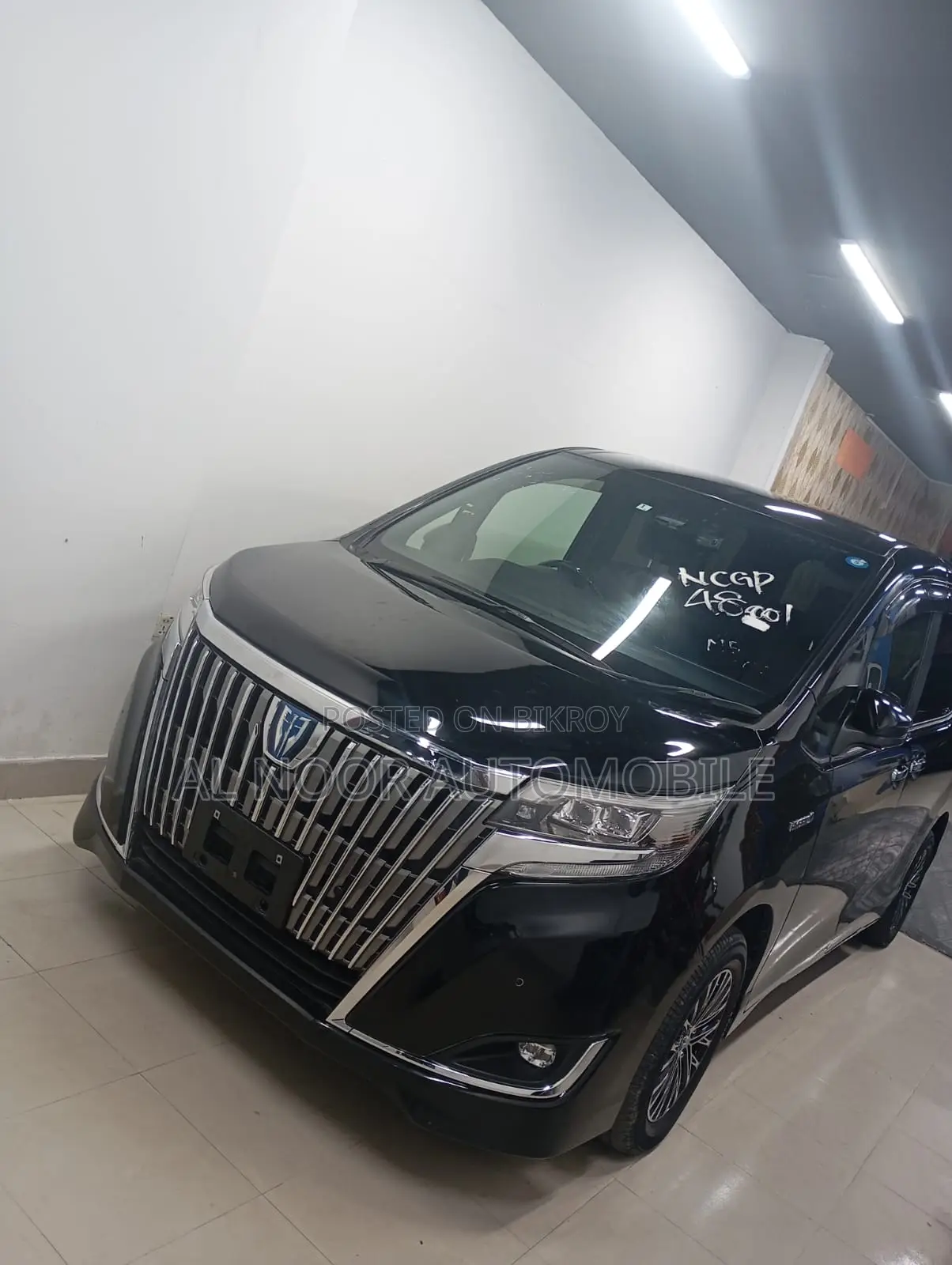 Toyota Noah ১.৮ ফ্রন্ট হুইল ড্রাইভ হাইব্রিড (৭ সিটার) ২০২১ কালো