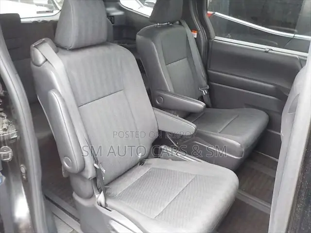 Toyota Noah 2023 Red