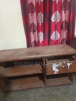 টিভি/কম্পিউটার টেবিল বিক্রি হবে মজবুত প্লাইউড তৈরি।