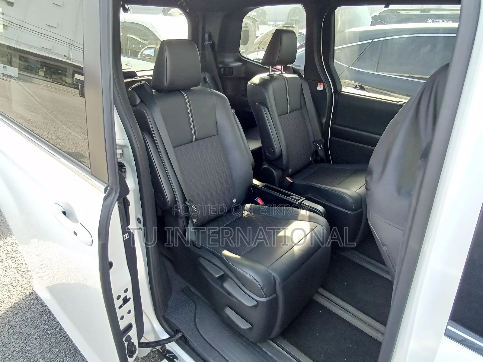 Toyota Noah 2022 Pearl
