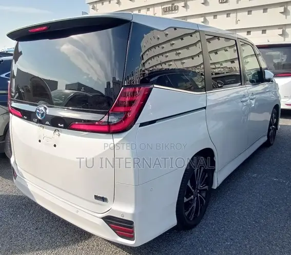 Toyota Noah 2022 Pearl