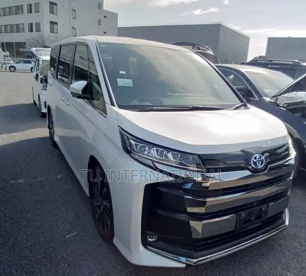 Toyota Noah 2022 Pearl