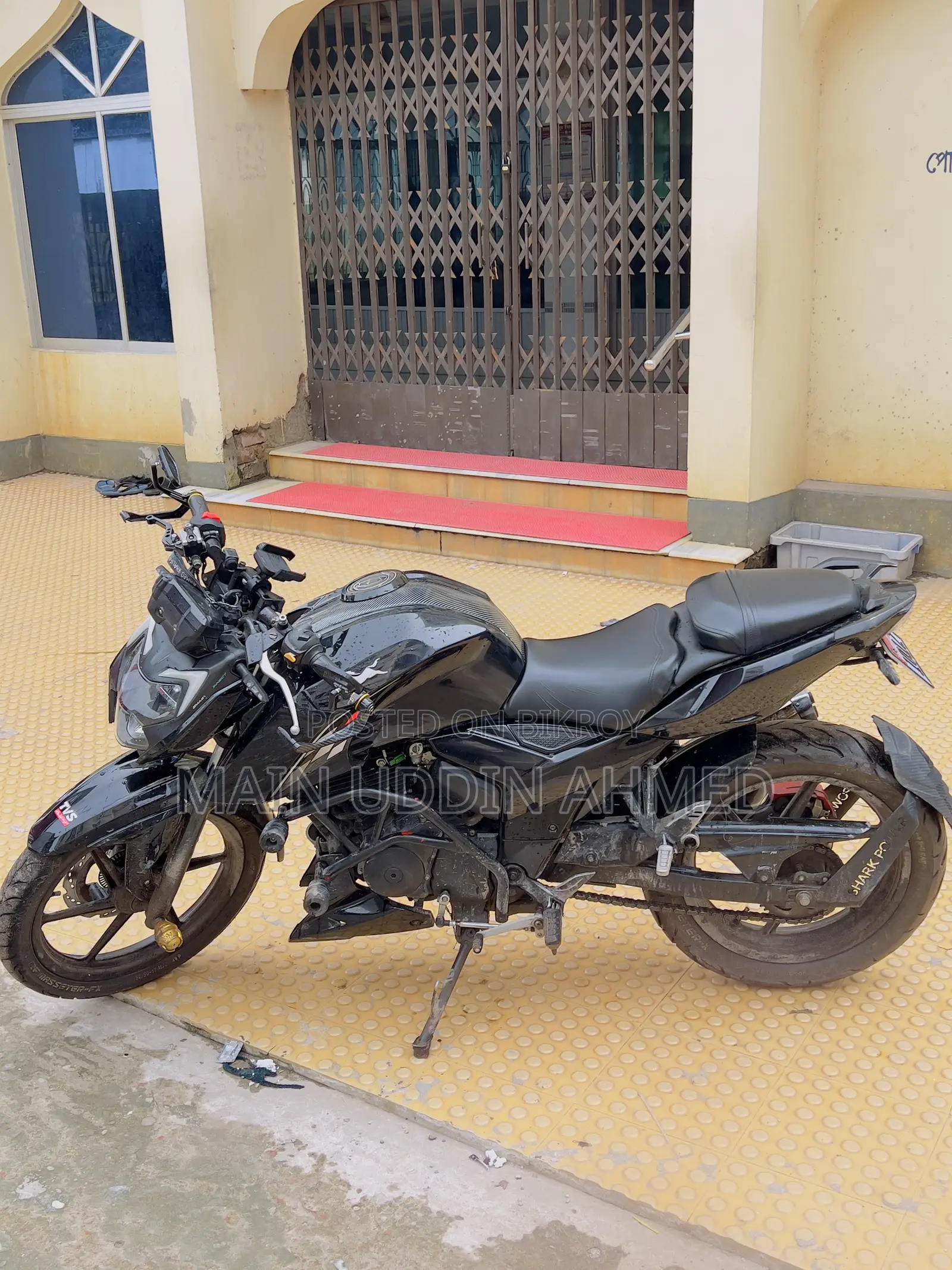 TVS Apache RTR 160 4V 2022 Black