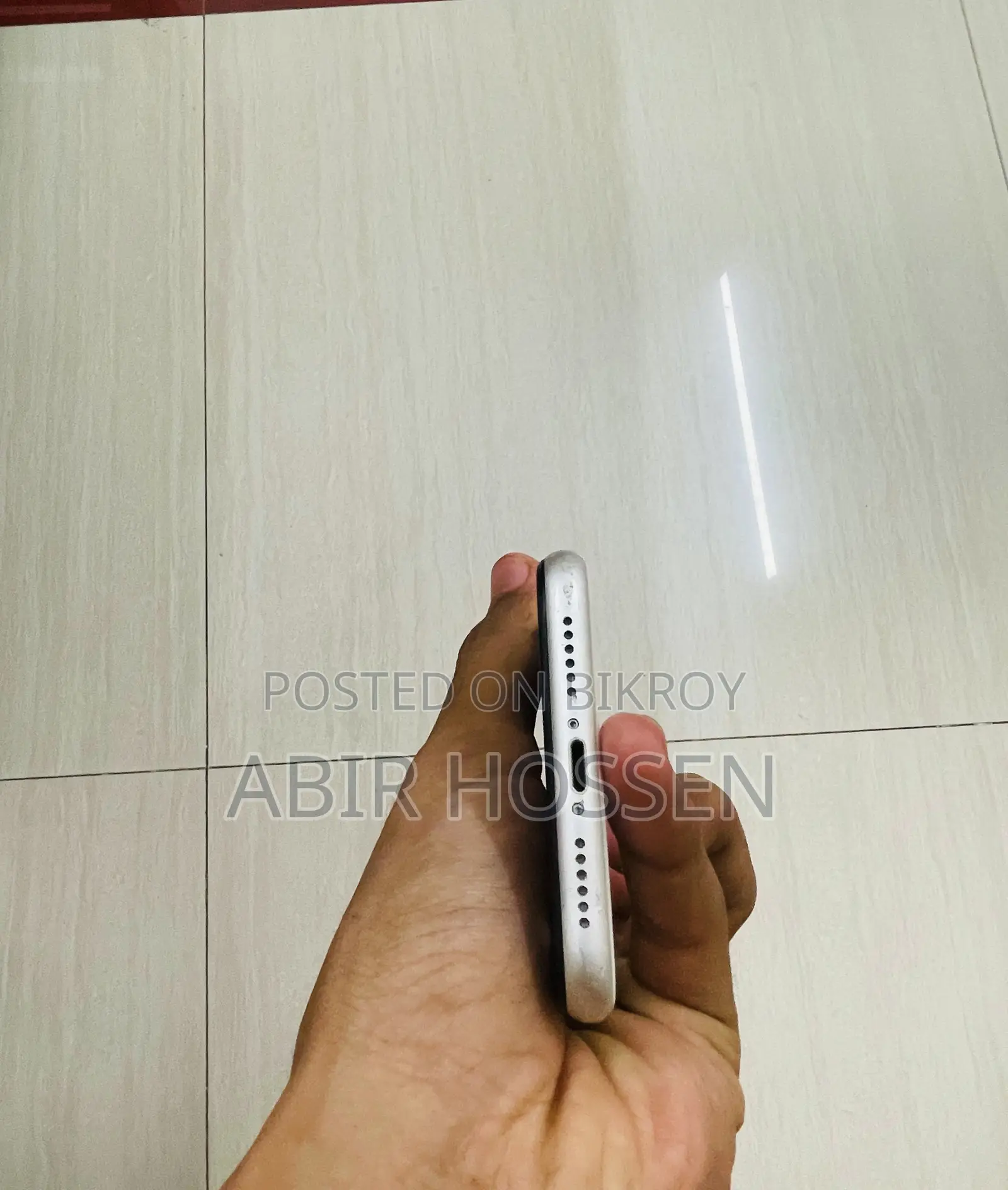 অ্যাপল আইফোন ১১ ১২৮ জিবি সাদা