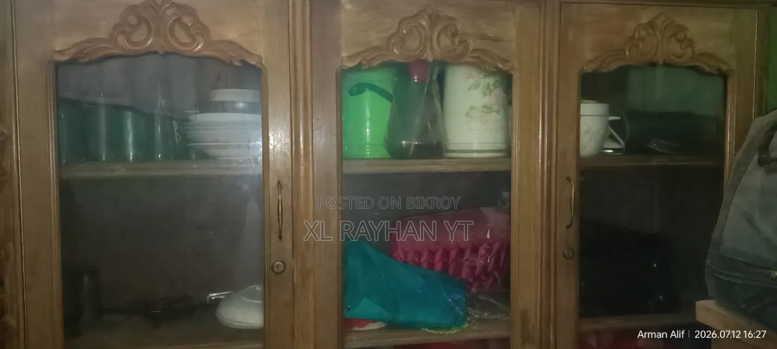 (Showcase) Showcase made of Teak wood