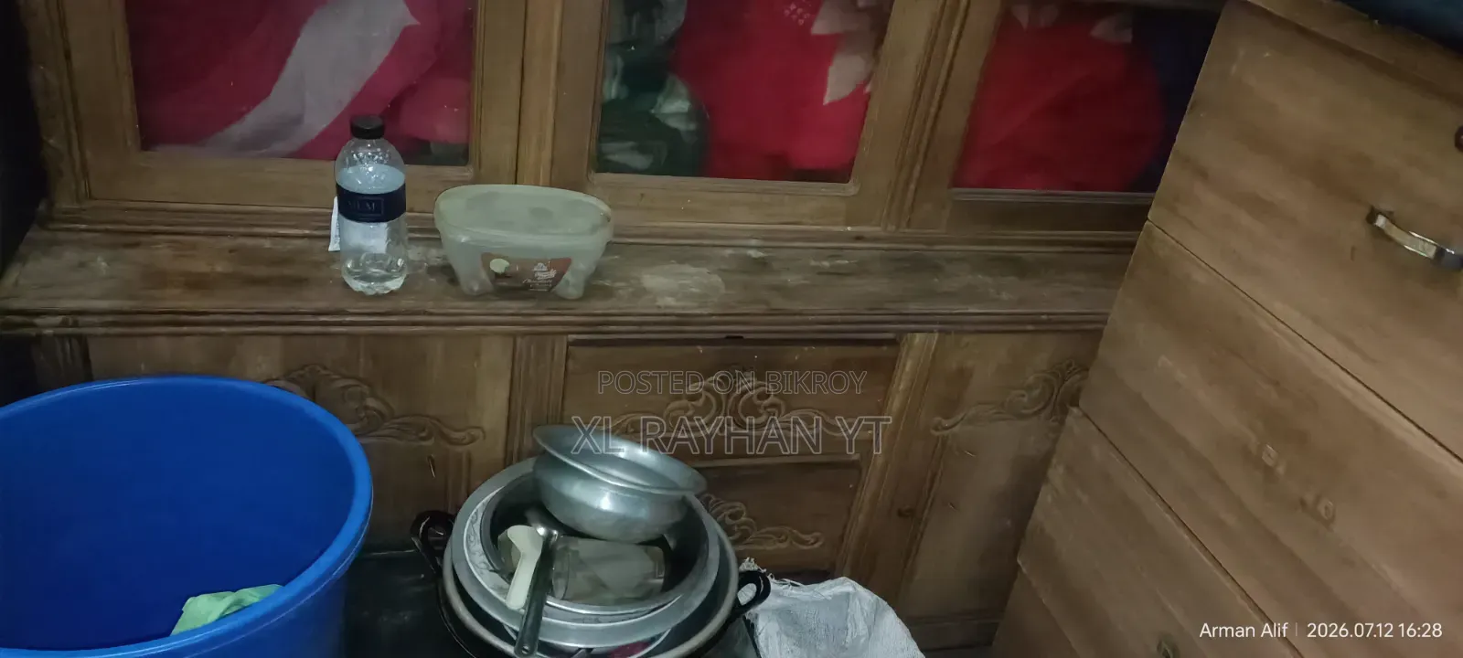 (Showcase) Showcase made of Teak wood