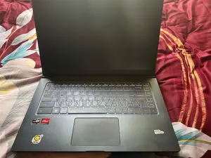 Laptop MSI 8GB AMD Ryzen 5 SSD 512GB