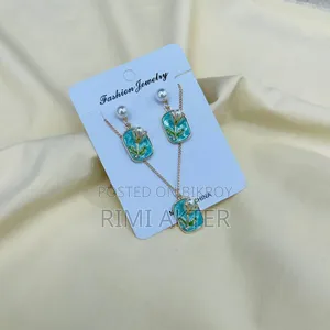Pendent Set