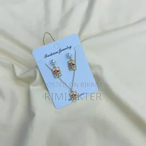 Pendent Set