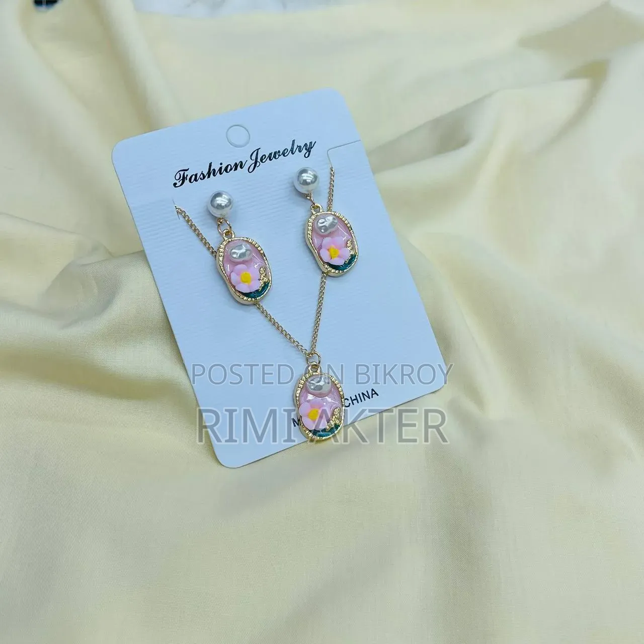 Pendent Set