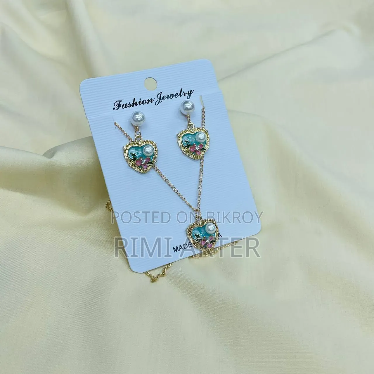 Pendent Set